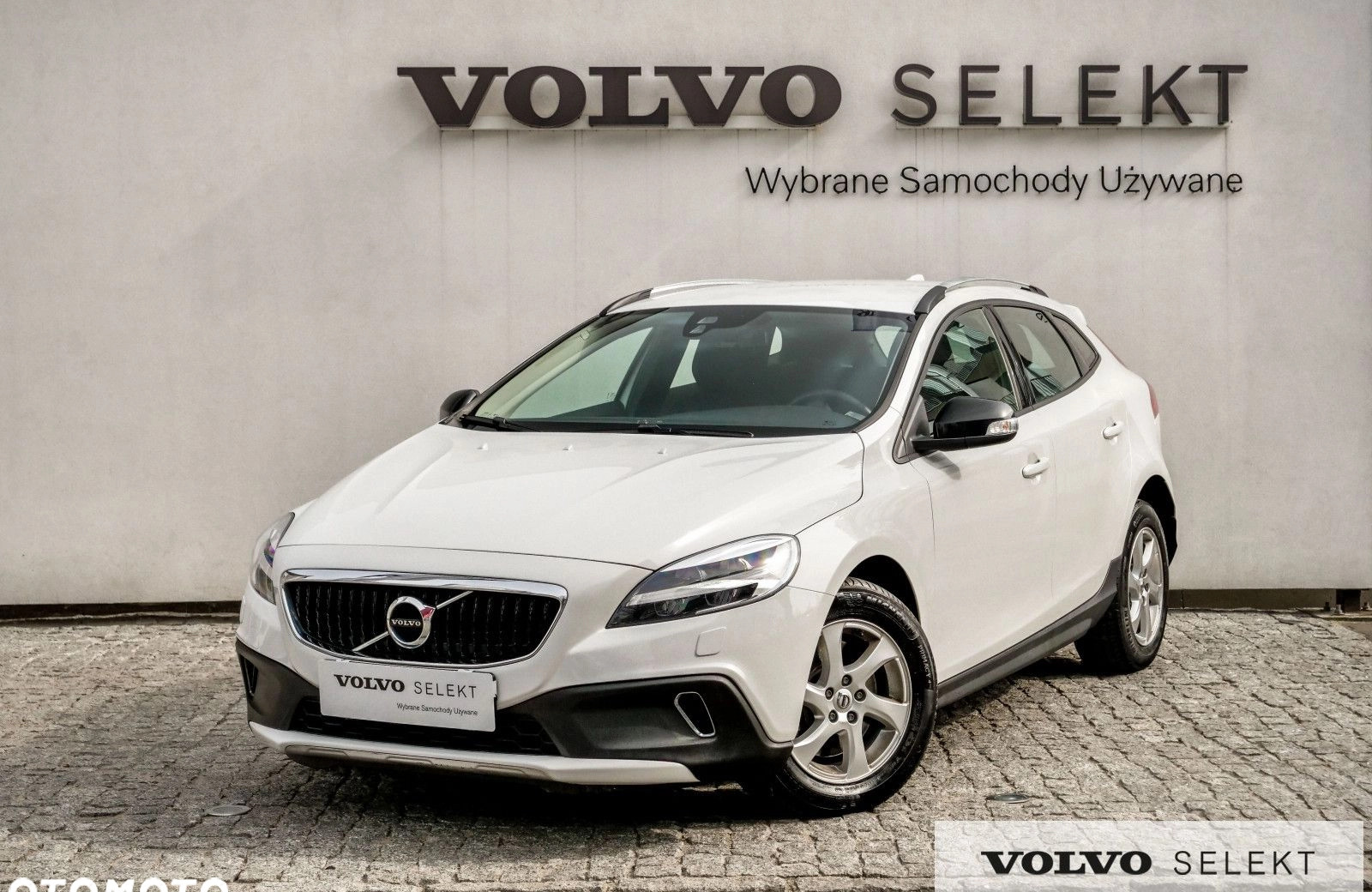 volvo v40 mazowieckie Volvo V40 cena 87900 przebieg: 92080, rok produkcji 2019 z Serock